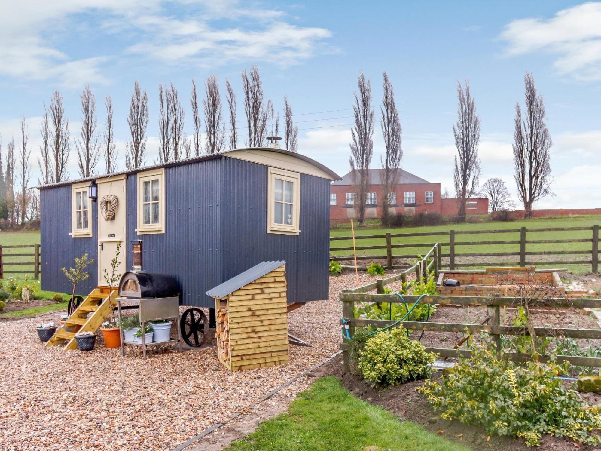 The Lambing Shed Villa Ryhill Exterior photo